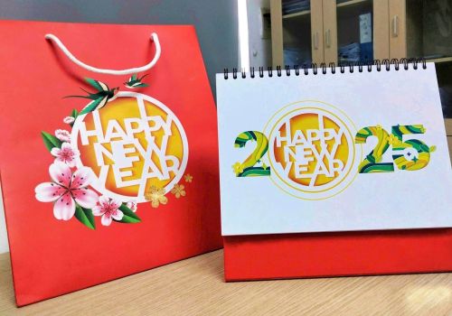 Combo Lịch Tết Đỏ Rực Rỡ - Món Quà Doanh Nghiệp Ý Nghĩa Nhất 2025!